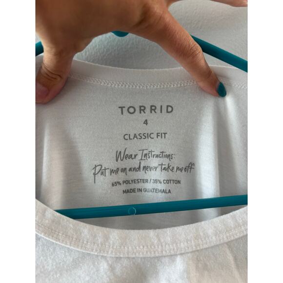 Torrid Womens Classic Fit Crewneck Tee Size 4 White Short Sleeve Capsule - Picture 3 of 4